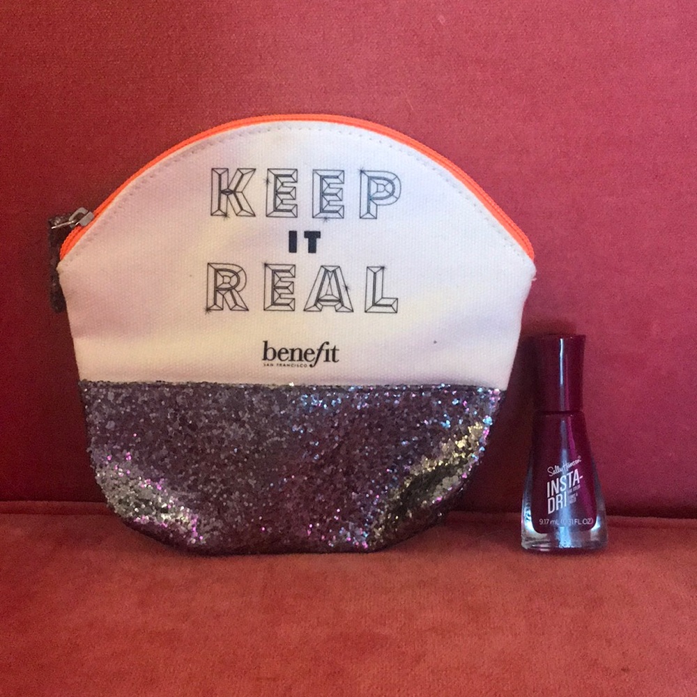 NWOT Benefit travel make up kit w/ glitter accent